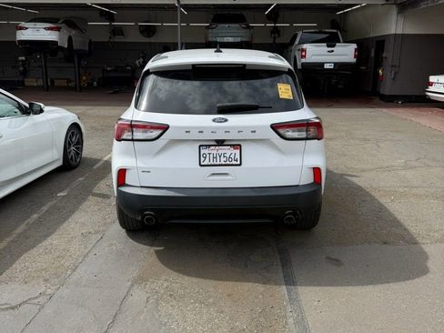 Certified 2022 Ford Escape SE w/ SE Sport Appearance Package FWD image 5