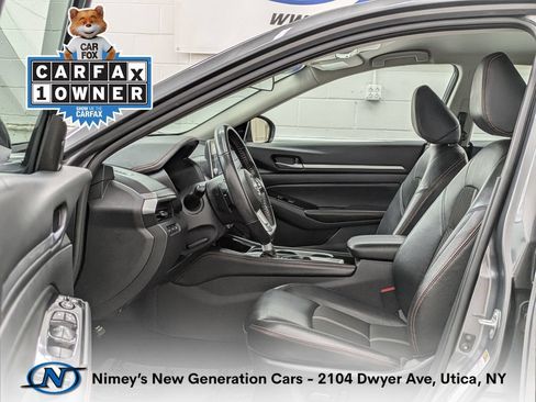 Used 2024 Nissan Altima 2.5 SR FWD image 3