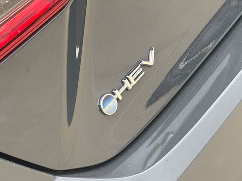 Used 2025 Toyota Camry LE image 11