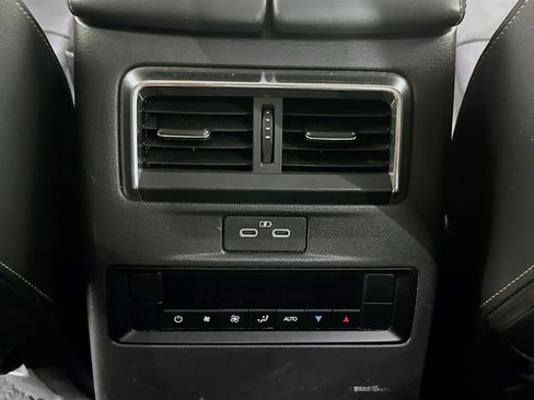 Used 2024 MAZDA CX-90 3.3 Turbo w/ Premium Package image 29