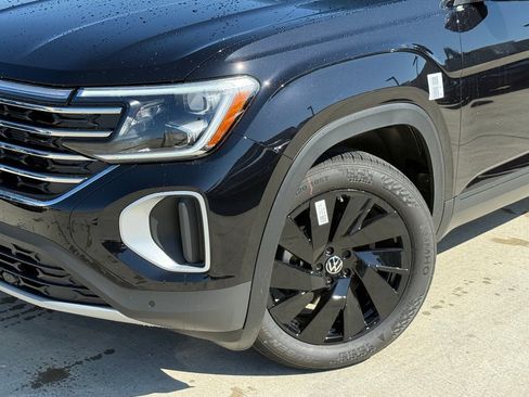 New 2026 Volkswagen Atlas SE FWD image 3