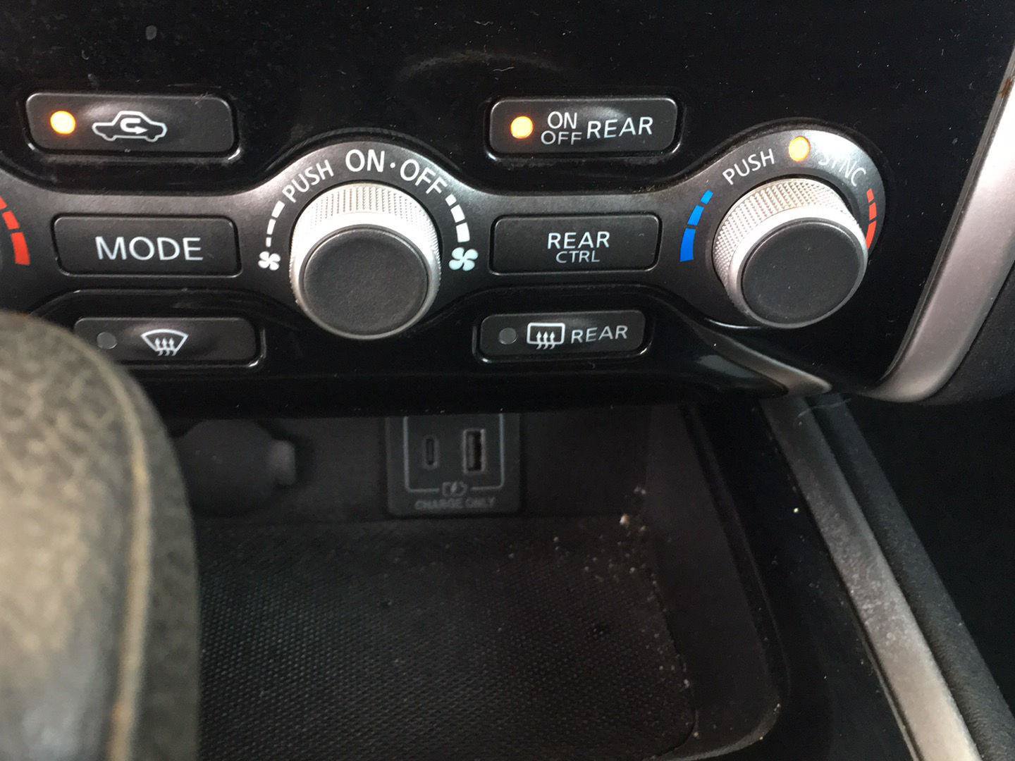 Used 2020 Nissan Pathfinder S FWD image 24