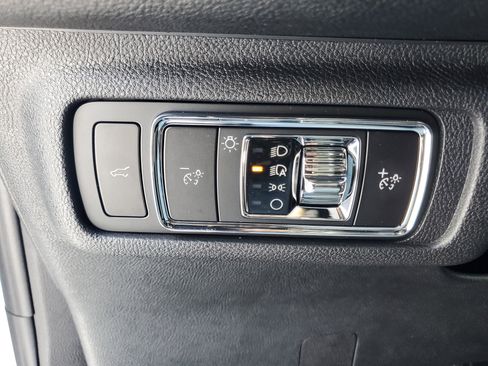 New 2026 Lincoln Corsair Premiere image 14