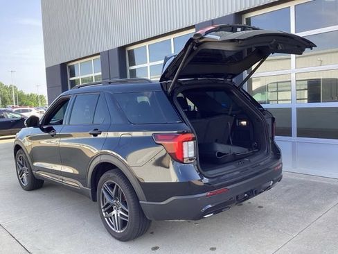 Used 2025 Ford Explorer ST-Line w/ Premium Package AWD/4WD image 15