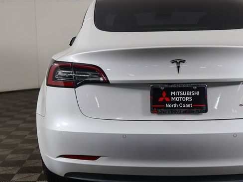 Used 2022 Tesla Model 3 Long Range AWD/4WD image 16