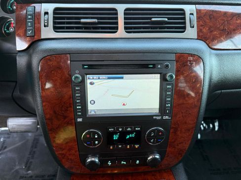 Used 2013 Chevrolet Suburban LTZ AWD/4WD image 28