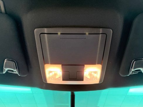 Used 2017 Ford Explorer XLT w/ Equipment Group 202A FWD image 55