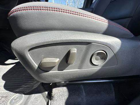 Used 2025 Chevrolet Traverse RS w/ LPO, Floor Liner Package image 12