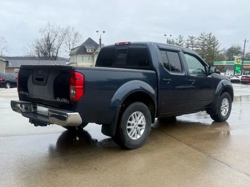Used 2019 Nissan Frontier SV image 3
