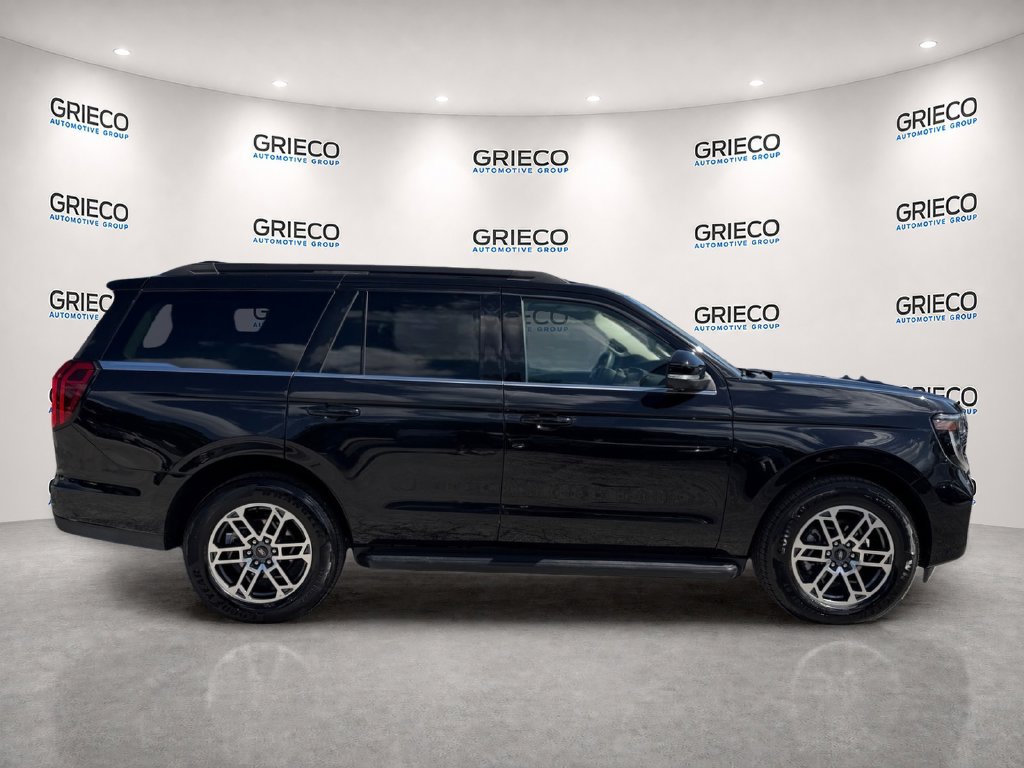 Used 2025 Ford Expedition Active RWD image 8
