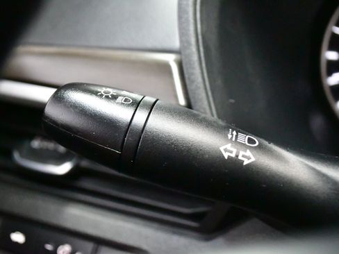 Used 2025 Nissan Altima 2.5 SV FWD image 19