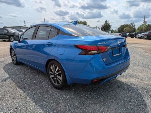 Used 2022 Nissan Versa SV w/ Trunk Package FWD image 6
