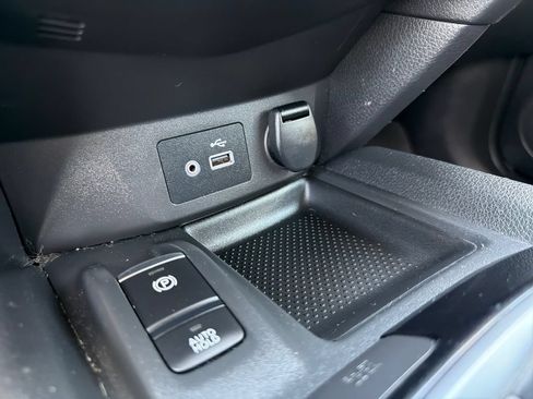 Used 2019 Nissan Rogue SV w/ Premium Package FWD image 44
