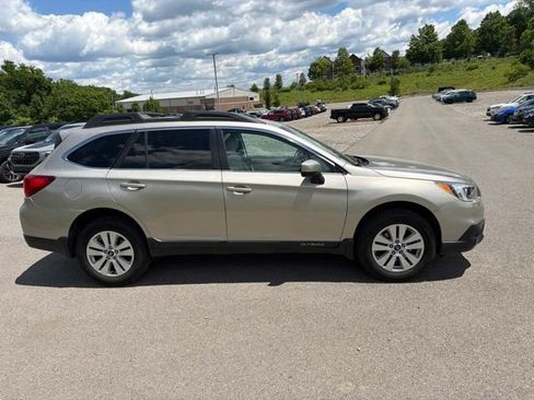 Used 2016 Subaru Outback 2.5i Premium AWD/4WD image 6
