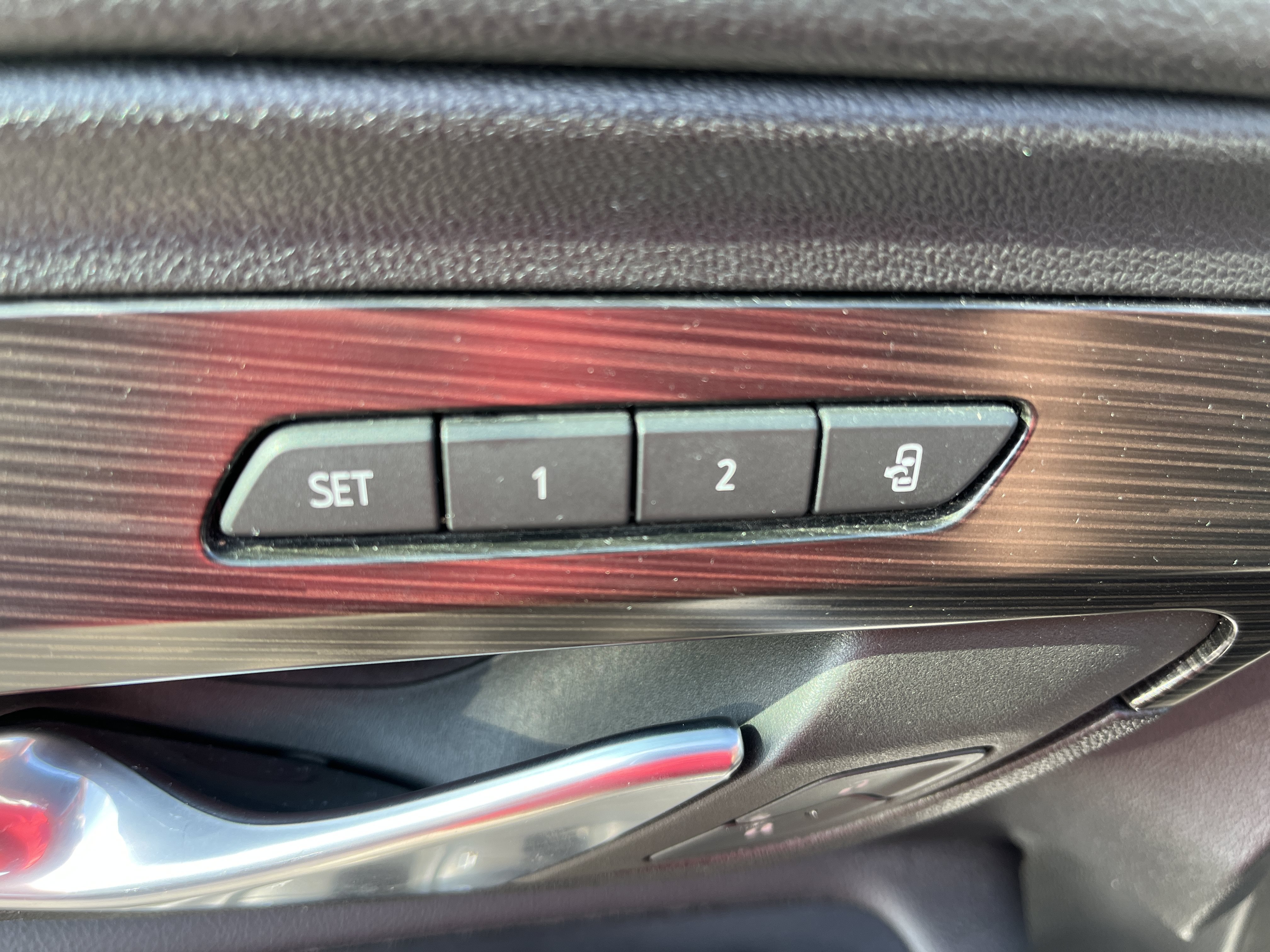 Used 2022 GMC Terrain SLT w/ Infotainment Package II AWD/4WD image 12