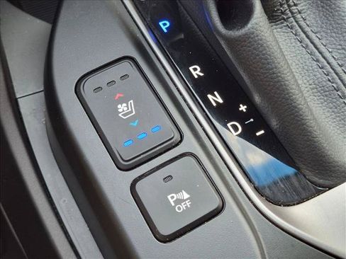 Used 2017 Hyundai Santa Fe Sport w/ 2.4L Tech Package 04 FWD image 17