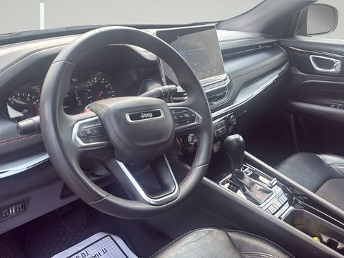 Used 2025 Jeep Compass Trailhawk AWD/4WD image 13