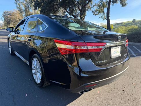 Used 2013 Toyota Avalon Limited FWD image 3