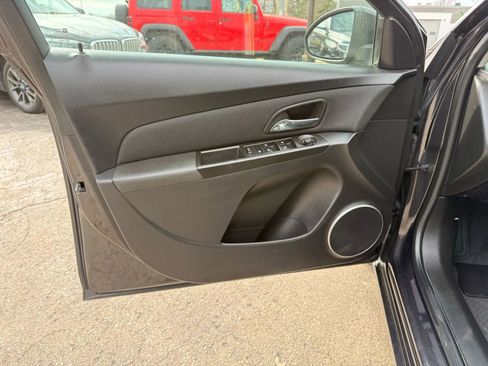 Used 2016 Chevrolet Cruze LT w/ Sun And Sound Package image 9