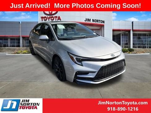 Used 2025 Toyota Corolla XSE FWD image 1