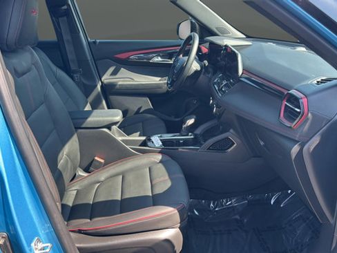 Used 2025 Chevrolet TrailBlazer RS w/ Convenience Package FWD image 17