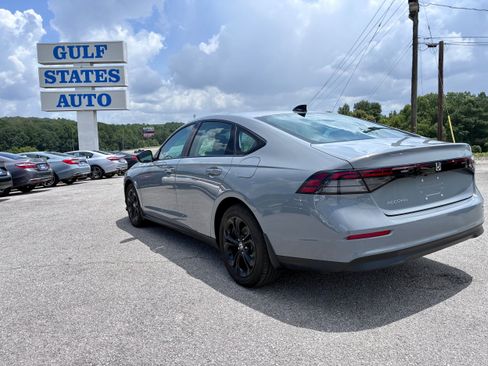 Used 2025 Honda Accord SE image 4