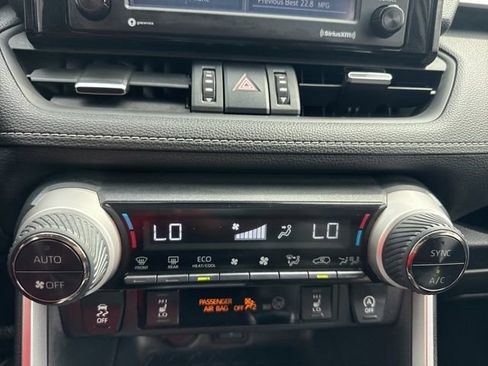 Used 2020 Toyota RAV4 XLE Premium image 16