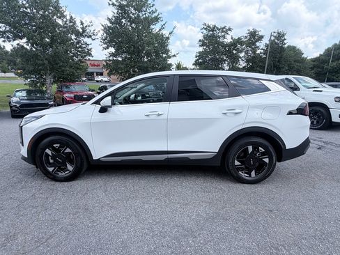 Used 2026 Kia Sportage LX FWD image 5