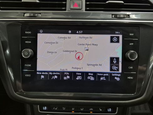 Used 2020 Volkswagen Tiguan SEL FWD image 36