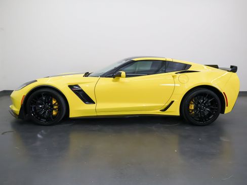 Used 2016 Chevrolet Corvette Z06 w/ 3LZ Preferred Equipment Group RWD image 6