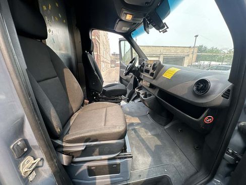 Used 2019 Mercedes-Benz Sprinter 144 image 16