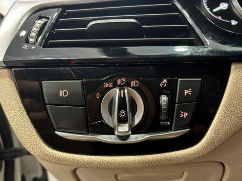 Used 2018 BMW 530i RWD image 32