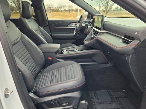 New 2026 Ford Explorer ST-Line w/ ST-Line Street Pack image 7