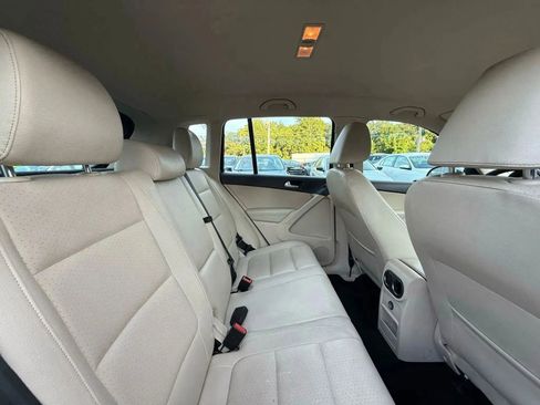 Used 2017 Volkswagen Tiguan S image 49