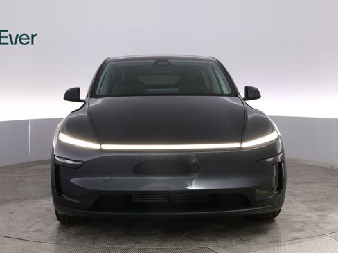 Used 2026 Tesla Model Y AWD image 12