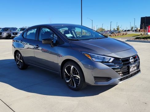New 2025 Nissan Versa SR w/ Trunk Package image 4