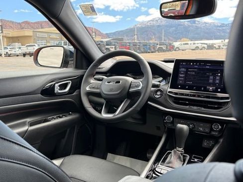 Used 2026 Jeep Compass Trailhawk AWD/4WD image 12