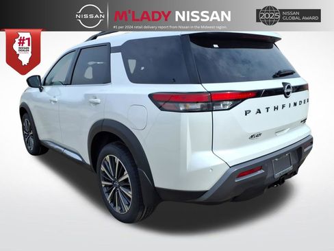 New 2026 Nissan Pathfinder Platinum image 5