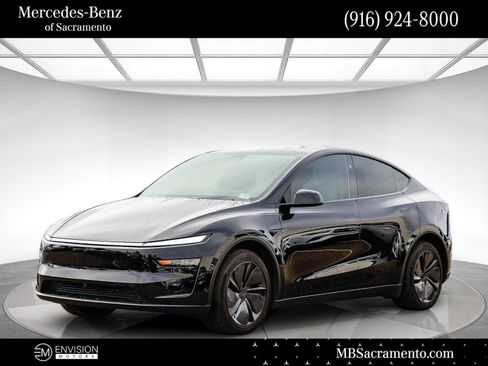 Used 2026 Tesla Model Y 2WD image 1