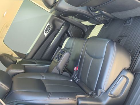 Used 2020 Nissan Pathfinder SL w/ Cargo Package AWD/4WD image 18