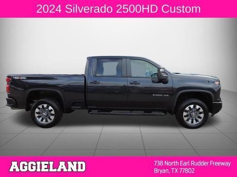Used 2024 Chevrolet Silverado 2500 Custom w/ Custom Value Package AWD/4WD image 2