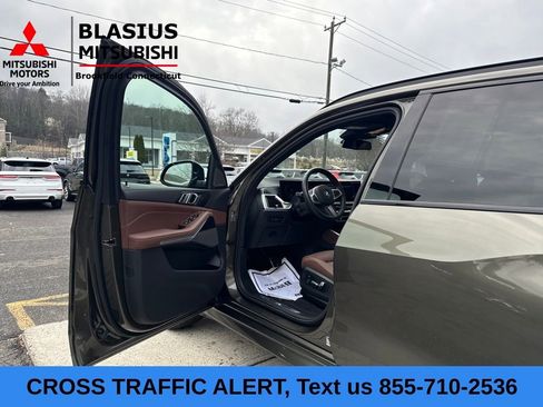 Used 2025 BMW X5 xDrive40i w/ M Sport Package image 12