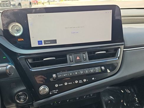 Certified 2024 Lexus ES 300h w/ Technology Package image 20