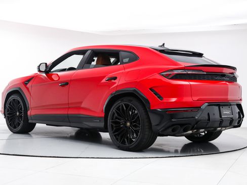 Used 2025 Lamborghini Urus SE AWD/4WD image 3