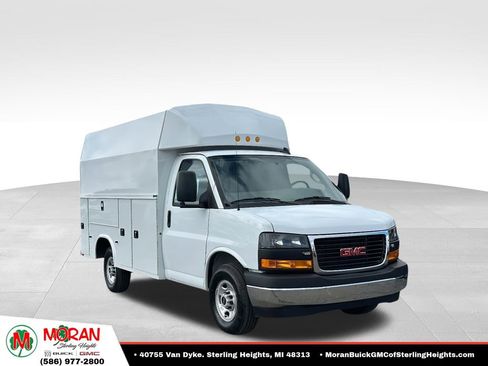 New 2025 GMC Savana 3500 w/ Power Convenience Package RWD image 2