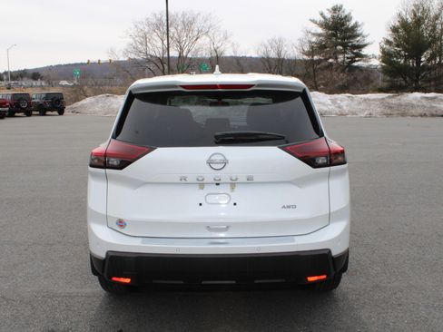 New 2025 Nissan Rogue SV AWD/4WD image 6