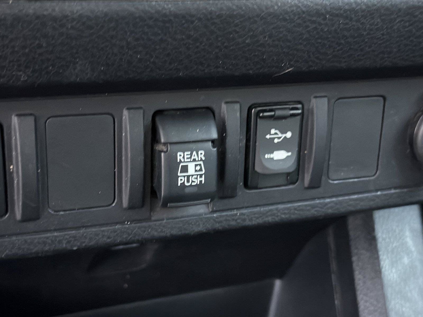 Used 2019 Toyota Tacoma SR5 RWD image 29