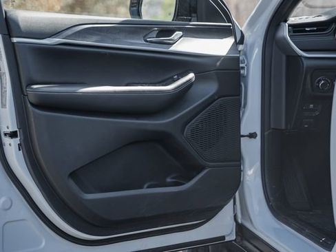 New 2026 Jeep Grand Cherokee Laredo image 43