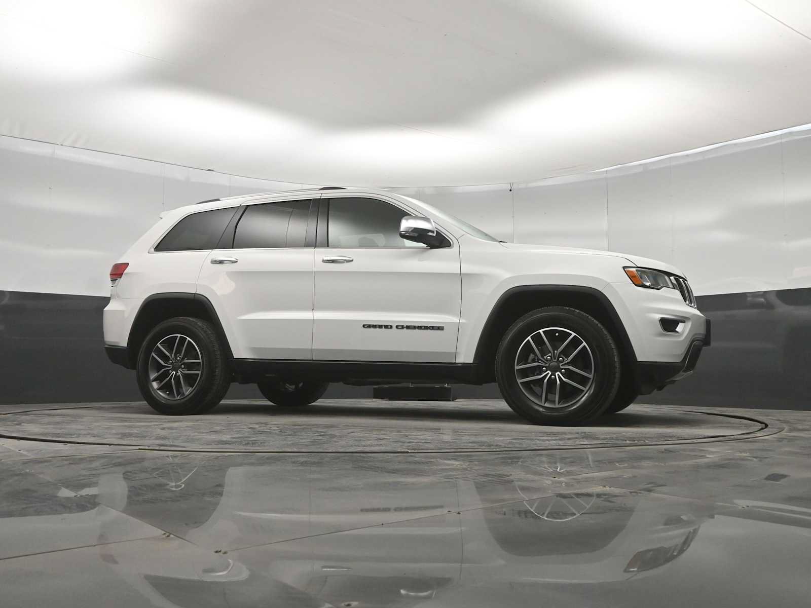 Used 2019 Jeep Grand Cherokee Limited w/ Trailer Tow Group IV AWD/4WD image 41
