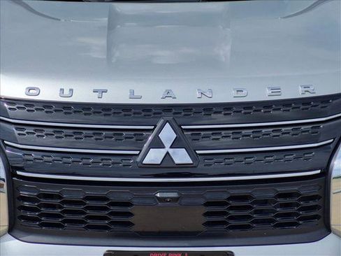 Used 2022 Mitsubishi Outlander SE FWD image 9